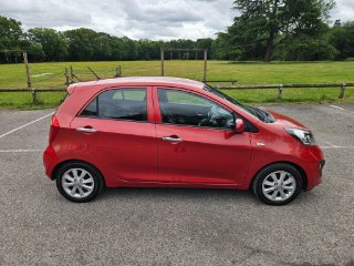 /photos/9916/e0084835-2168-420f-a218-b9e3afc817bd_i320x240.jpg